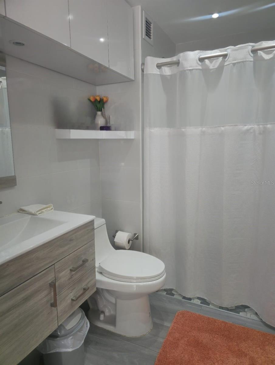 CONDOMINIO LOS PINOS - Residential