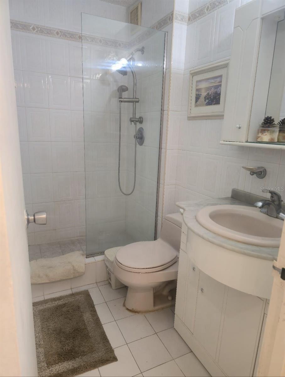 CONDOMINIO LOS PINOS - Residential