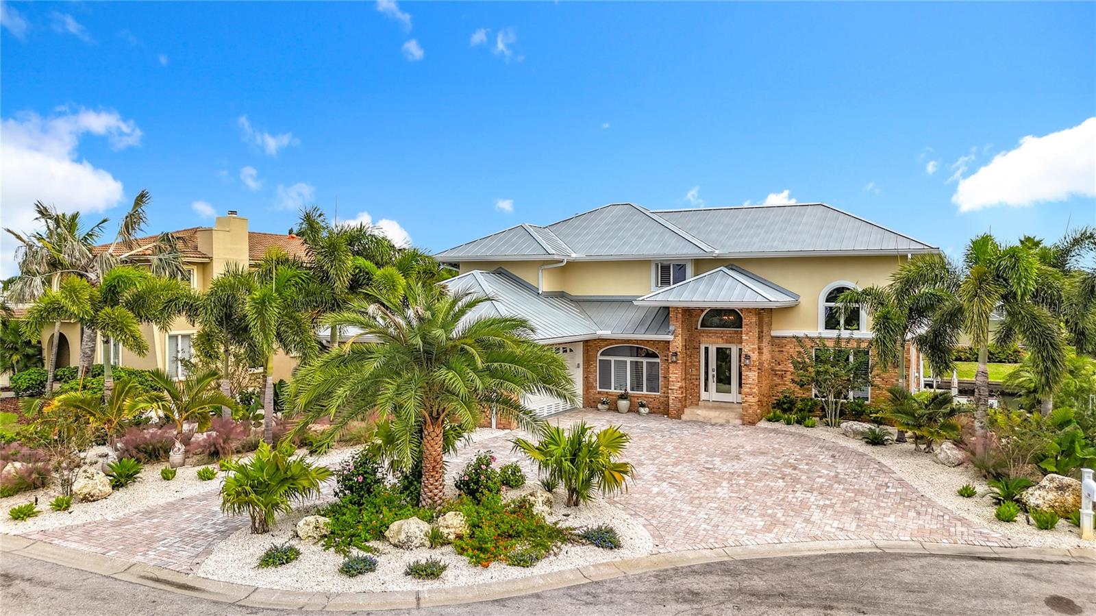 620 NORTH POINT DRIVE