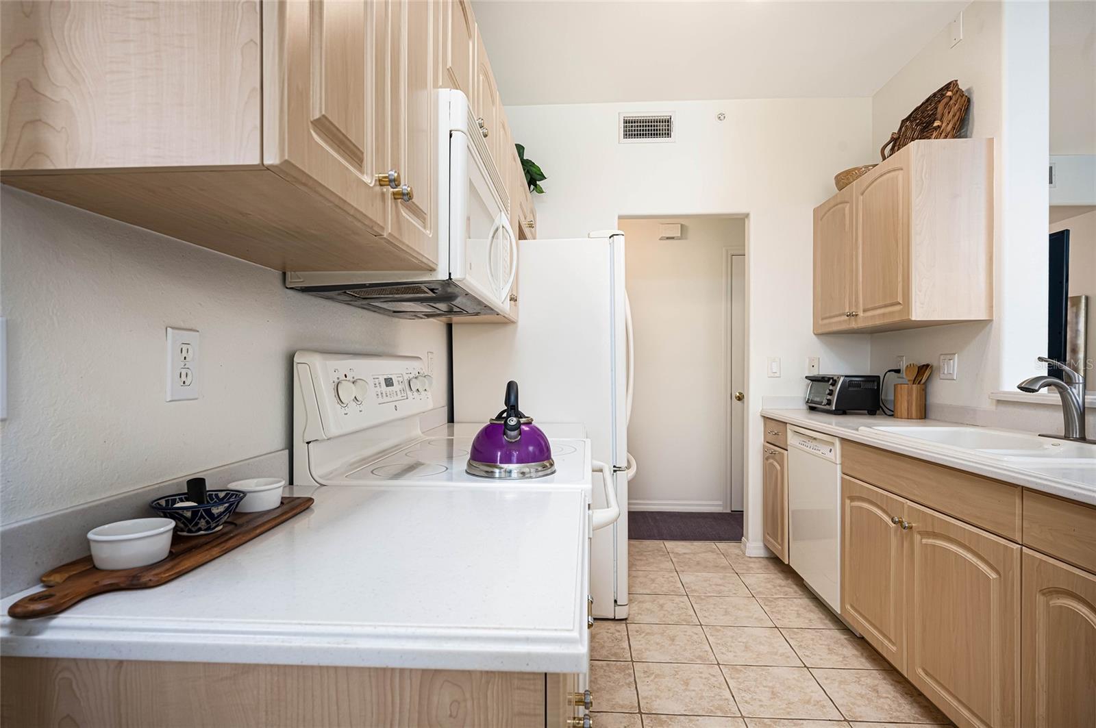 TUSCANY LAKE - Residential Lease