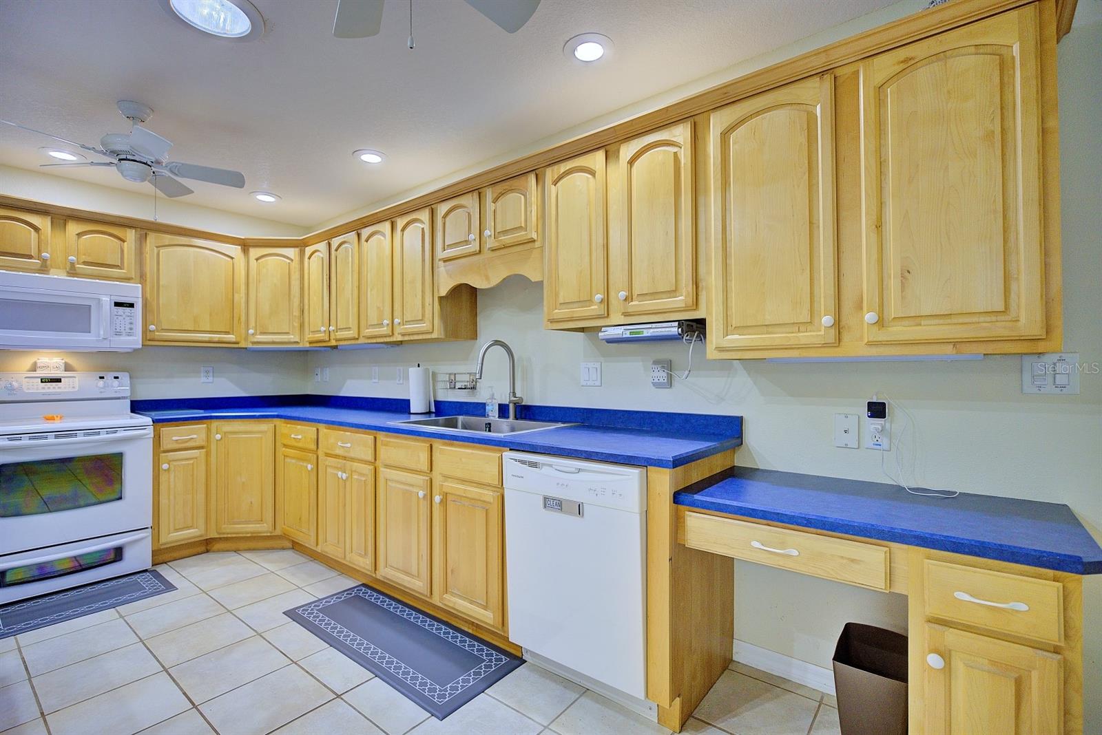 SEBRING COUNTRY ESTATES - Residential