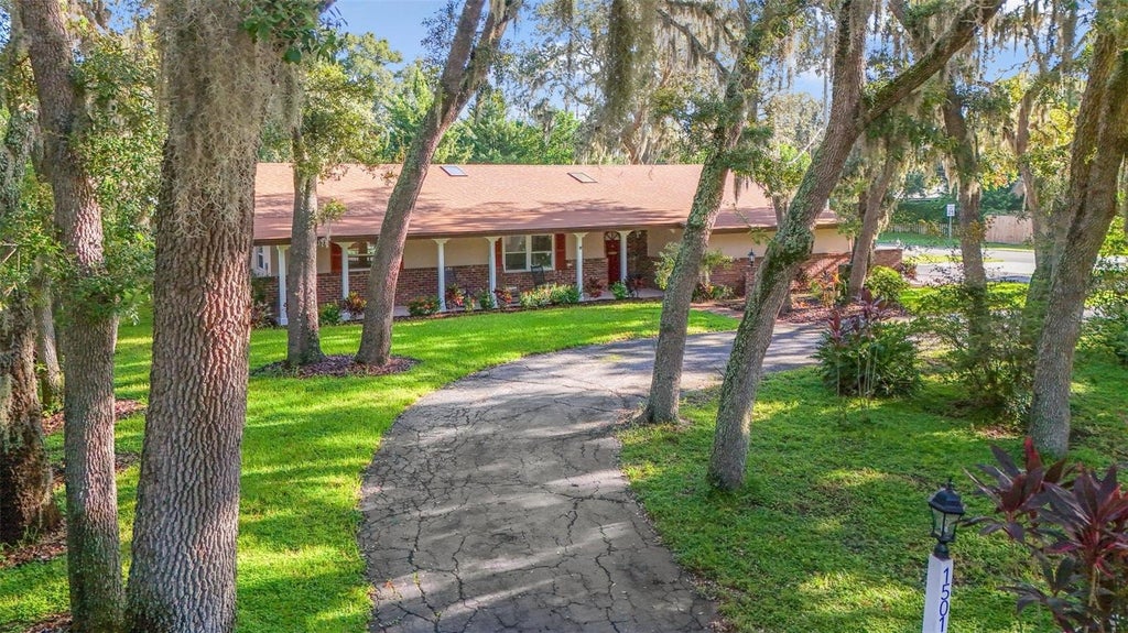 Photo of 1501 Oranole Road, Maitland, FL 32751 (MLS # O6438242)