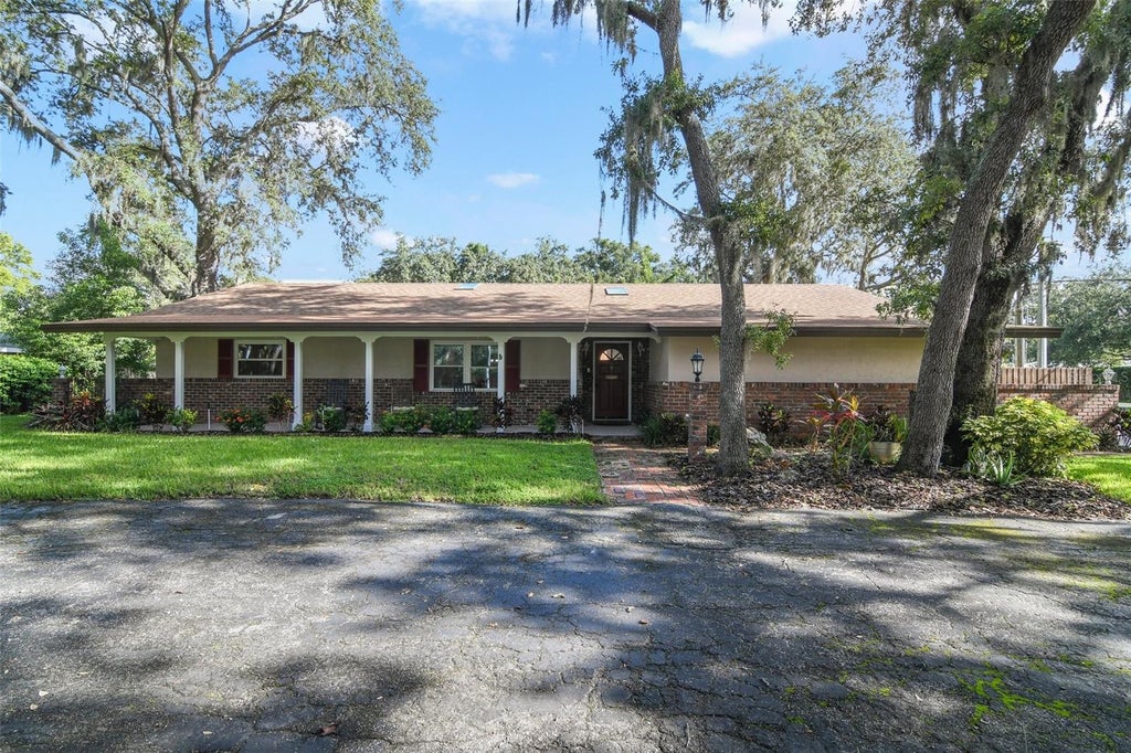 Photo of 1501 Oranole Road, Maitland, FL 32751 (MLS # O6438242)
