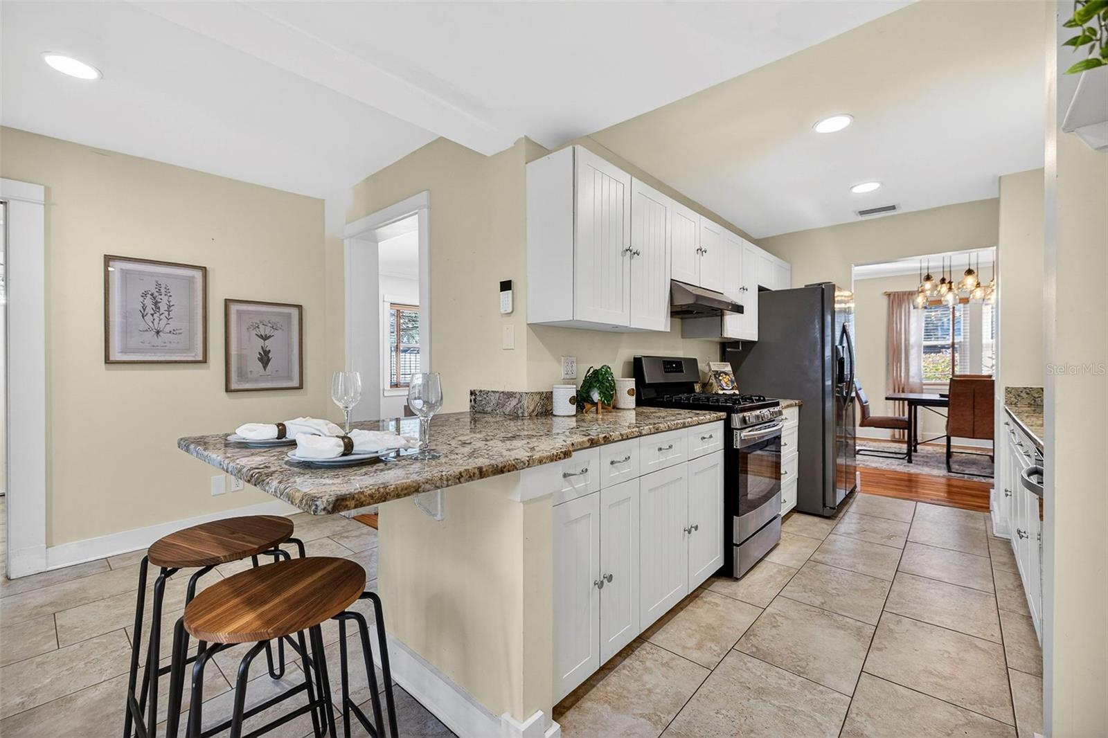 MARYLAND MANOR 2ND UNIT - Residential