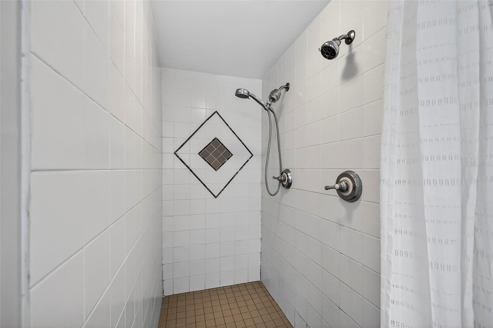 MARYLAND MANOR 2ND UNIT - Residential