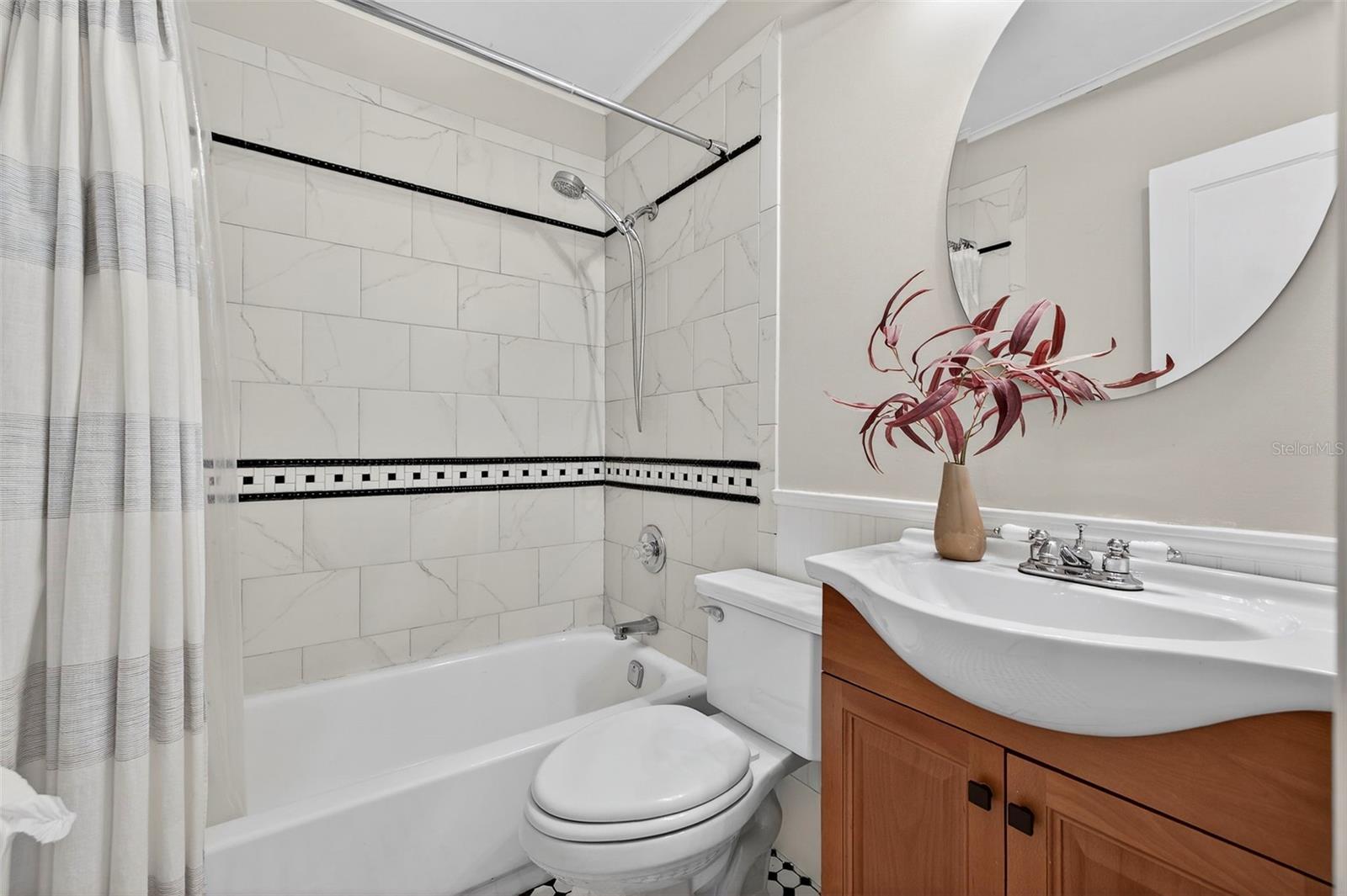 MARYLAND MANOR 2ND UNIT - Residential