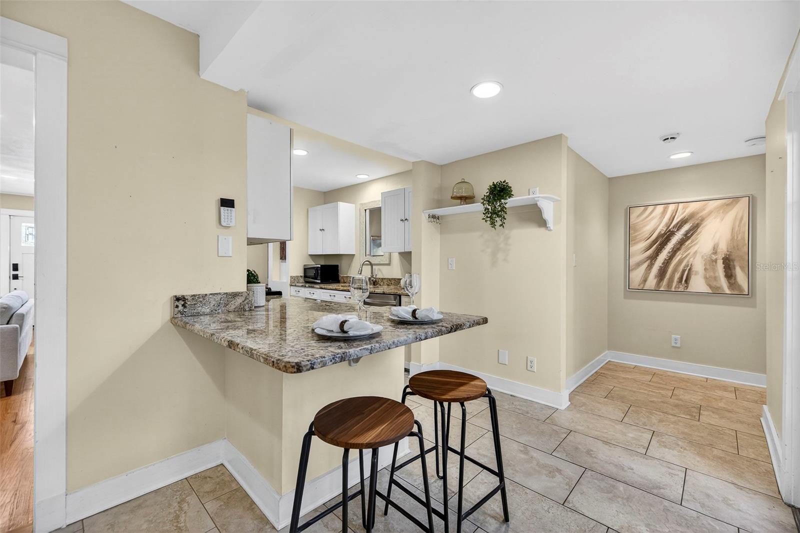 MARYLAND MANOR 2ND UNIT - Residential