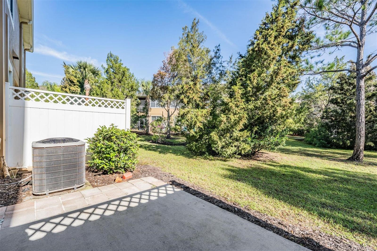 SOUTH HAMPTON - Residential