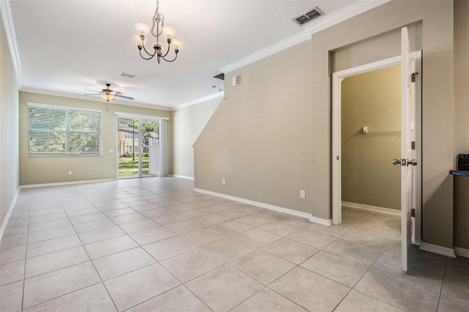 SOUTH HAMPTON - Residential