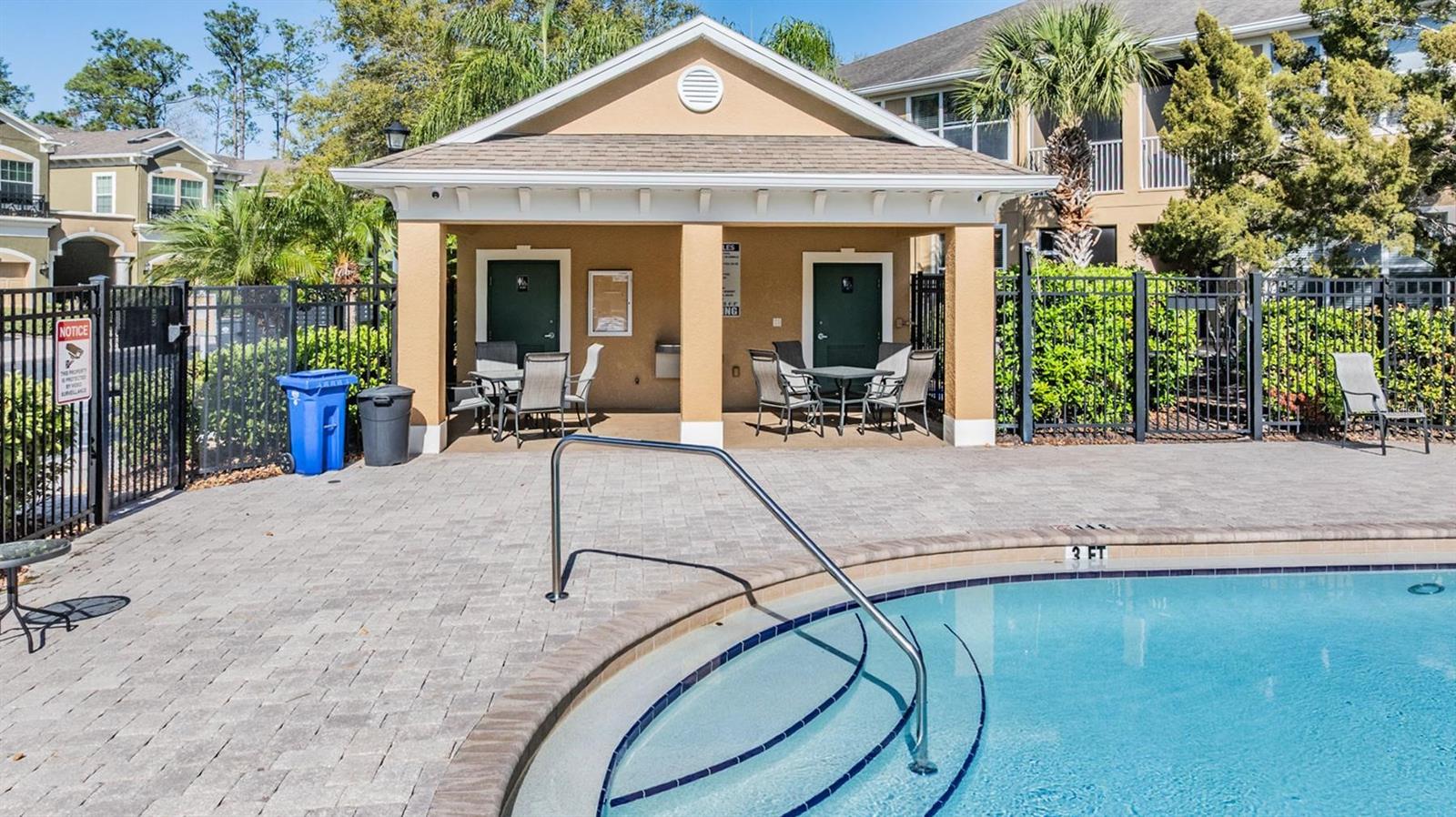 SOUTH HAMPTON - Residential