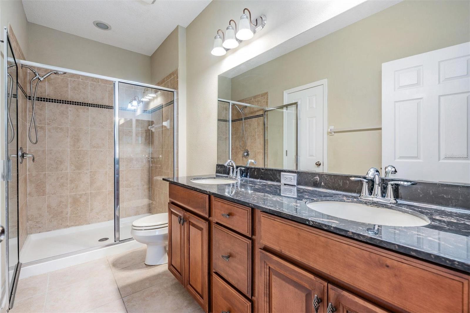 SOUTH HAMPTON - Residential
