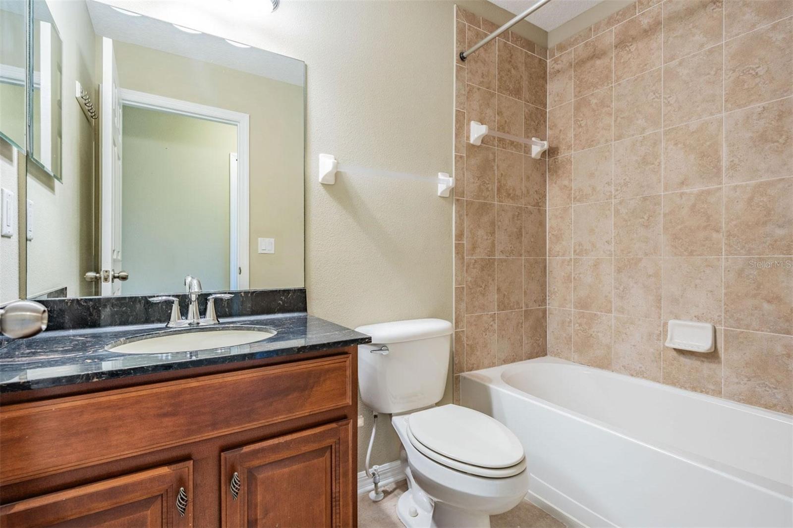 SOUTH HAMPTON - Residential