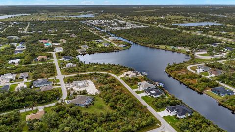 A home in PORT CHARLOTTE