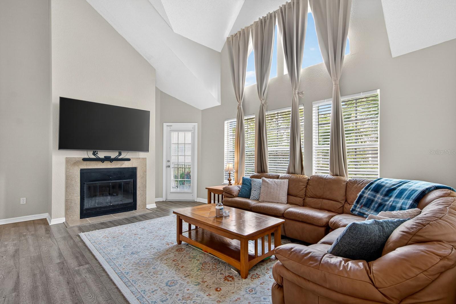 BENTLEY AT COBBS LANDING CONDO THE - Residential
