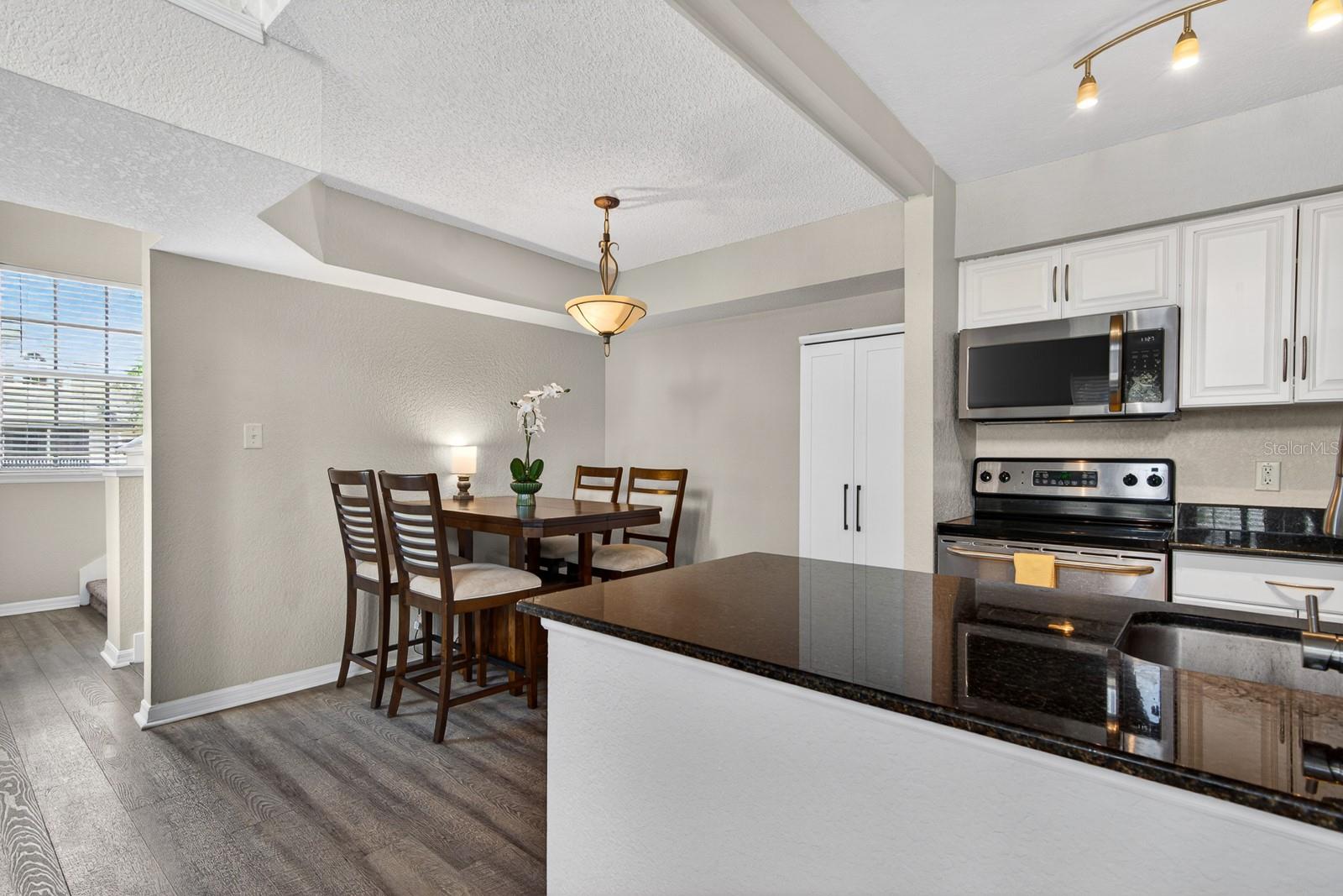 BENTLEY AT COBBS LANDING CONDO THE - Residential