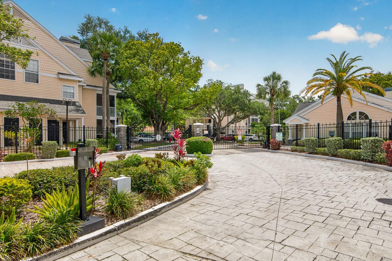 BENTLEY AT COBBS LANDING CONDO THE - Residential