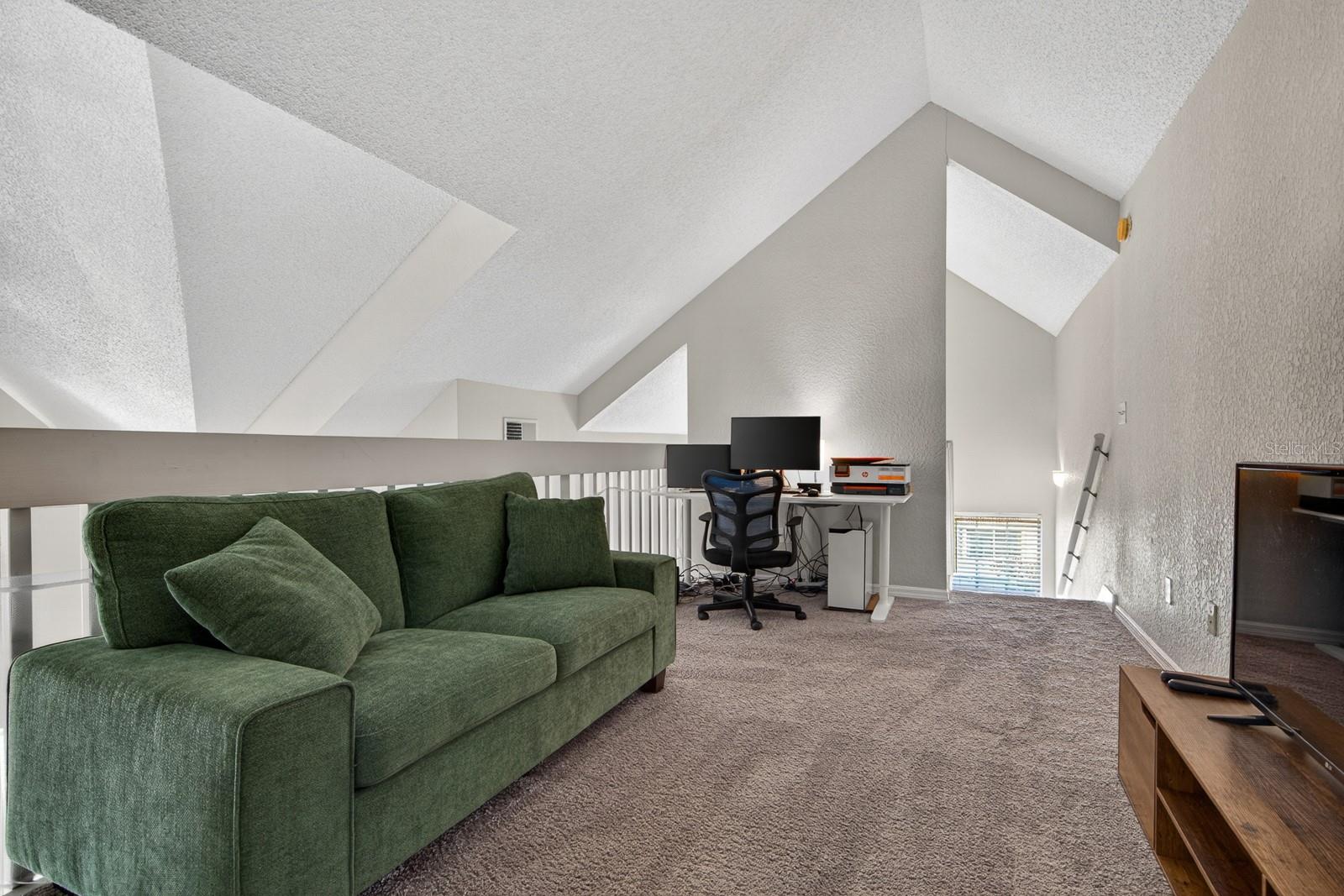 BENTLEY AT COBBS LANDING CONDO THE - Residential