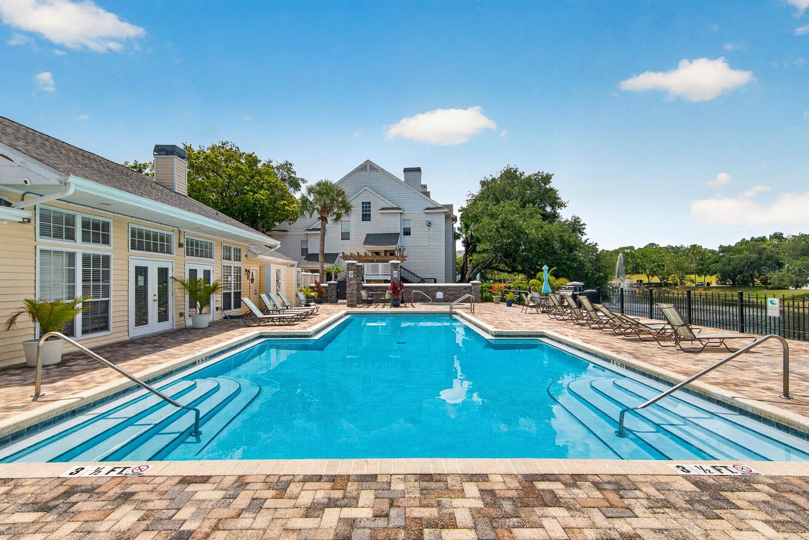 BENTLEY AT COBBS LANDING CONDO THE - Residential