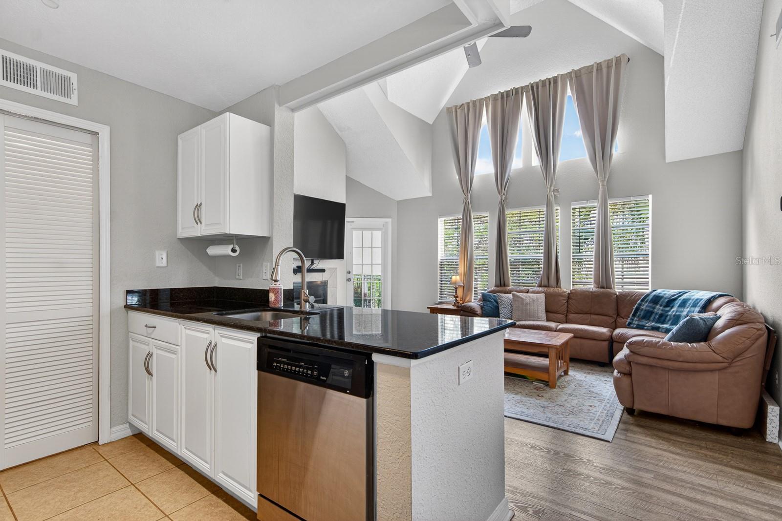 BENTLEY AT COBBS LANDING CONDO THE - Residential