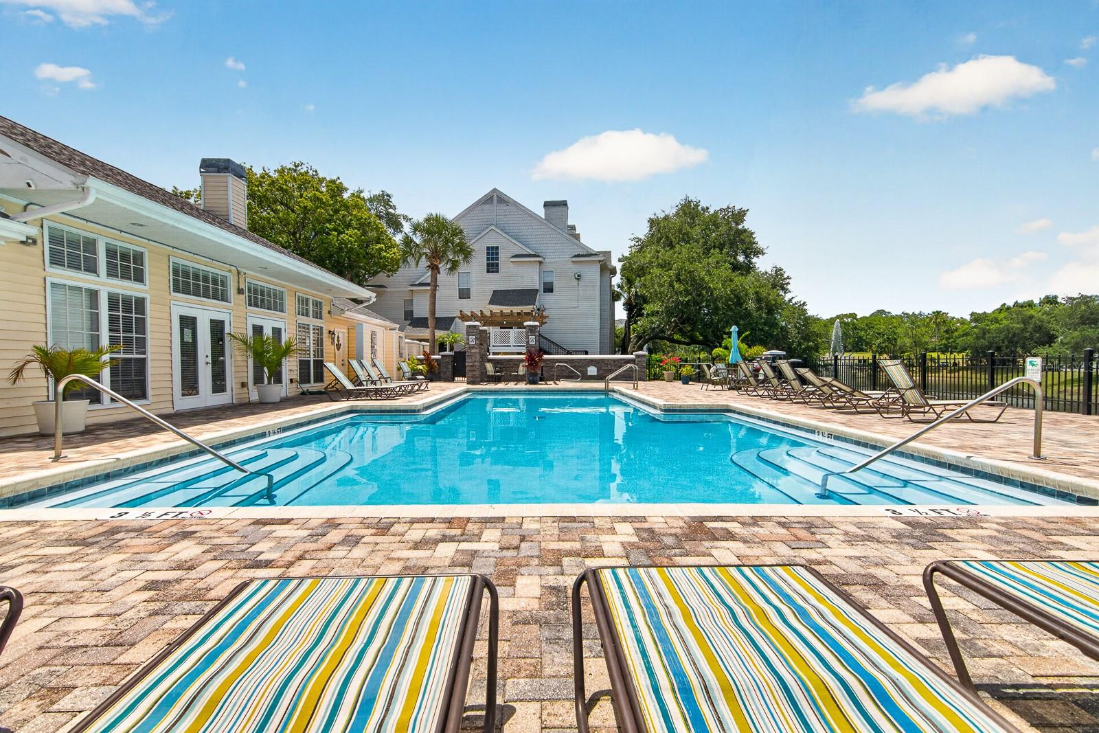 BENTLEY AT COBBS LANDING CONDO THE - Residential