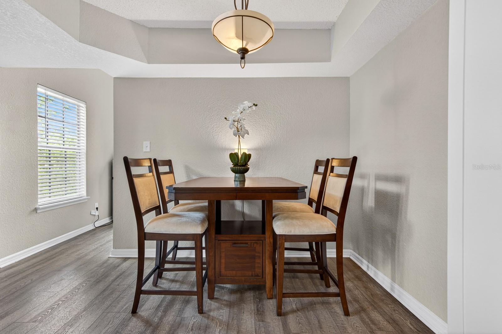 BENTLEY AT COBBS LANDING CONDO THE - Residential