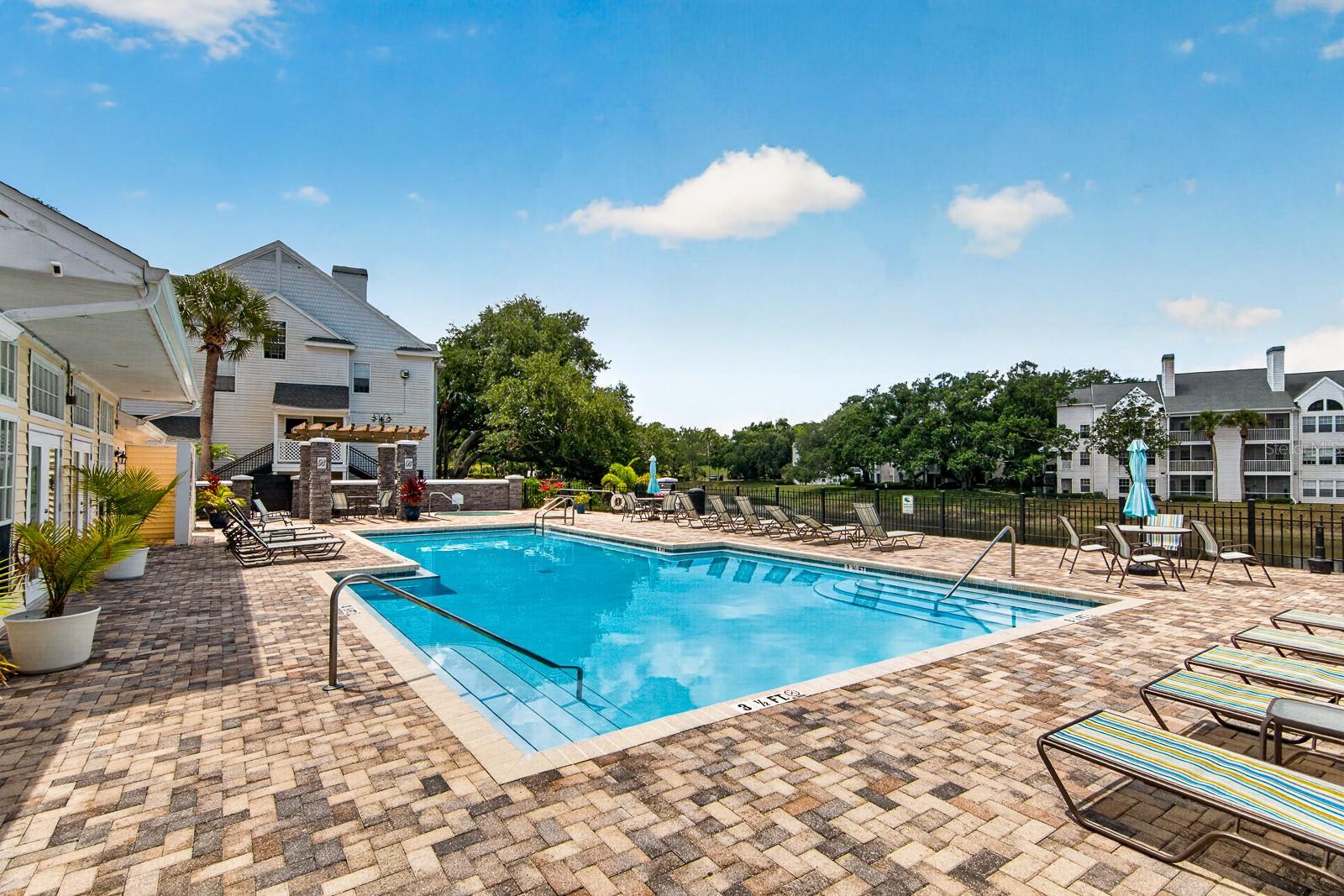 BENTLEY AT COBBS LANDING CONDO THE - Residential