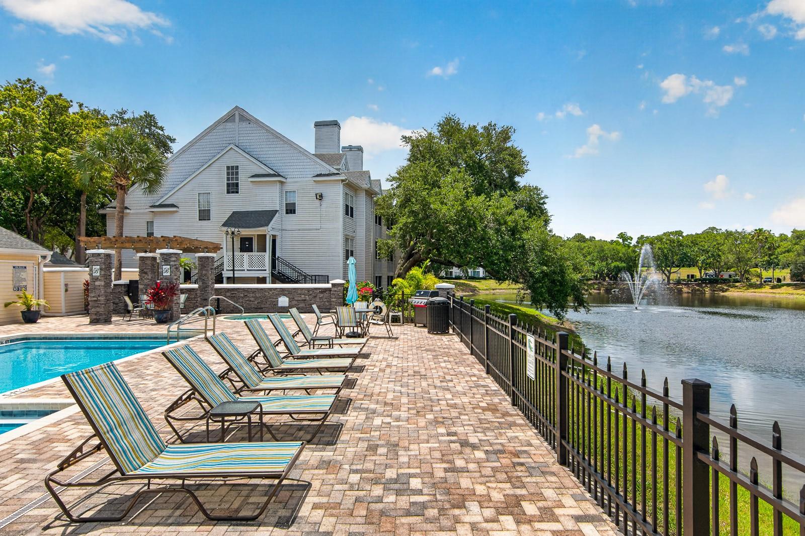 BENTLEY AT COBBS LANDING CONDO THE - Residential