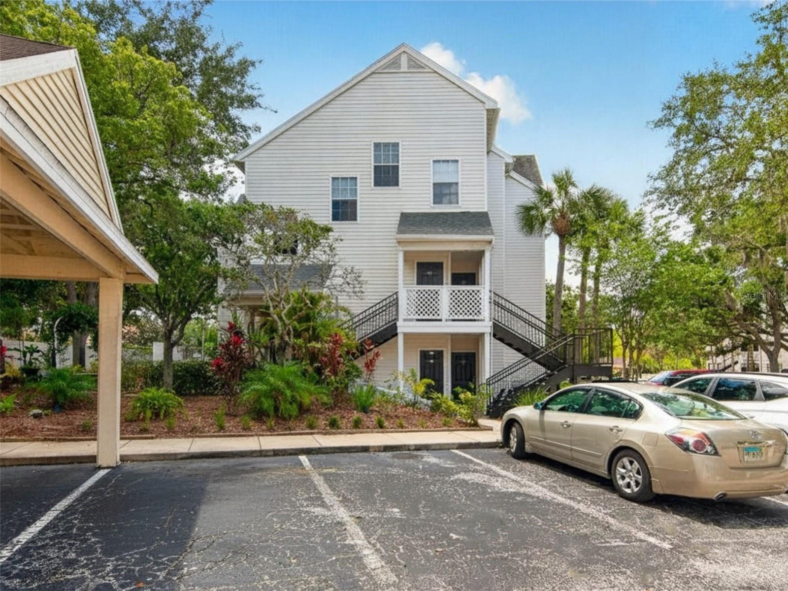 BENTLEY AT COBBS LANDING CONDO THE - Residential