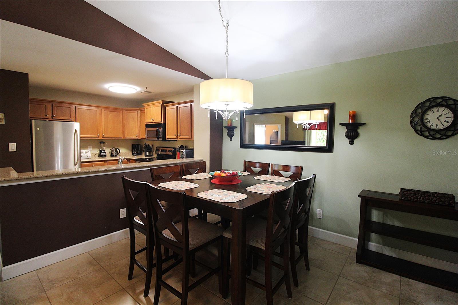 VINTAGE GRAND - Residential Lease