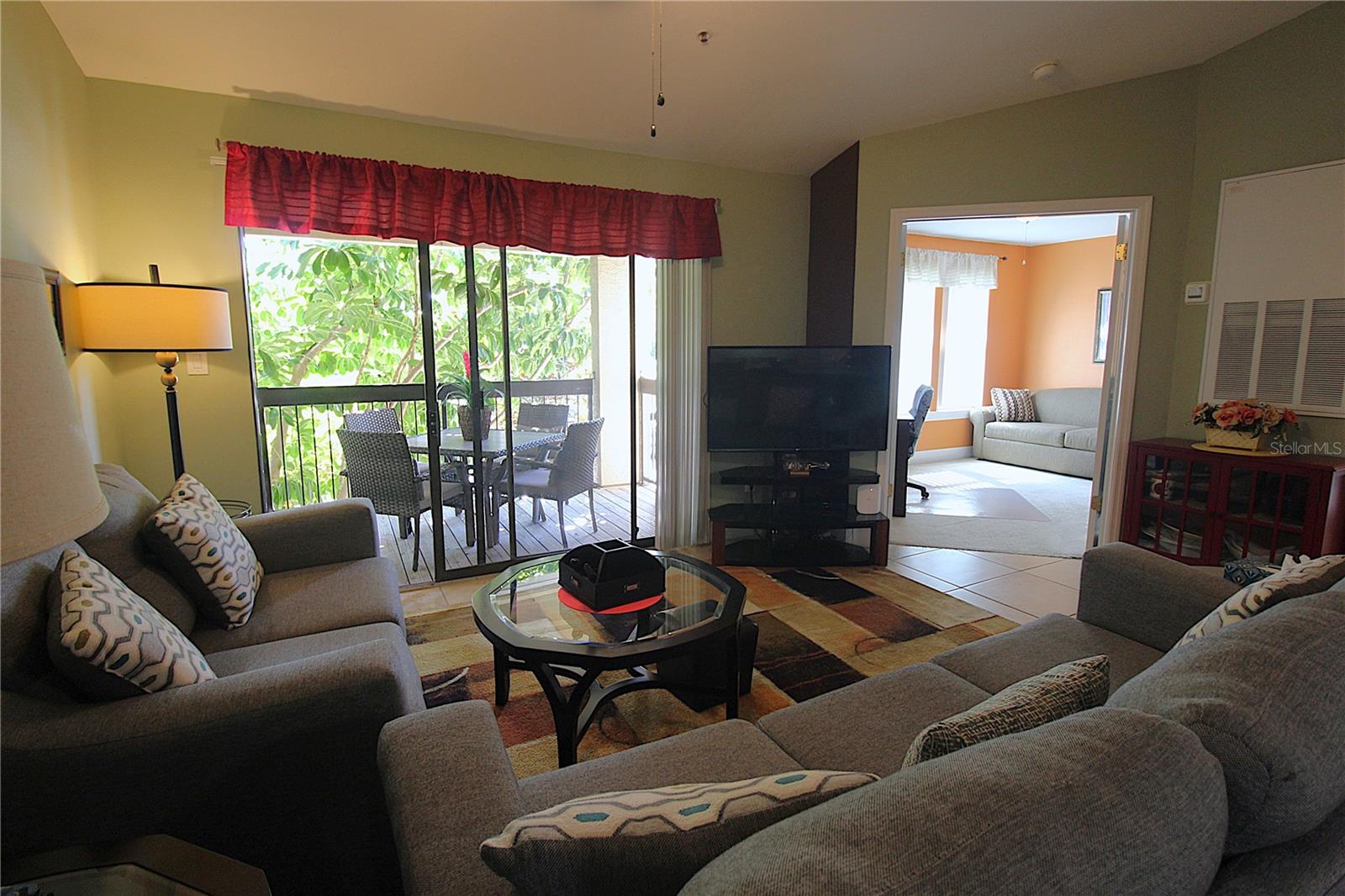 VINTAGE GRAND - Residential Lease