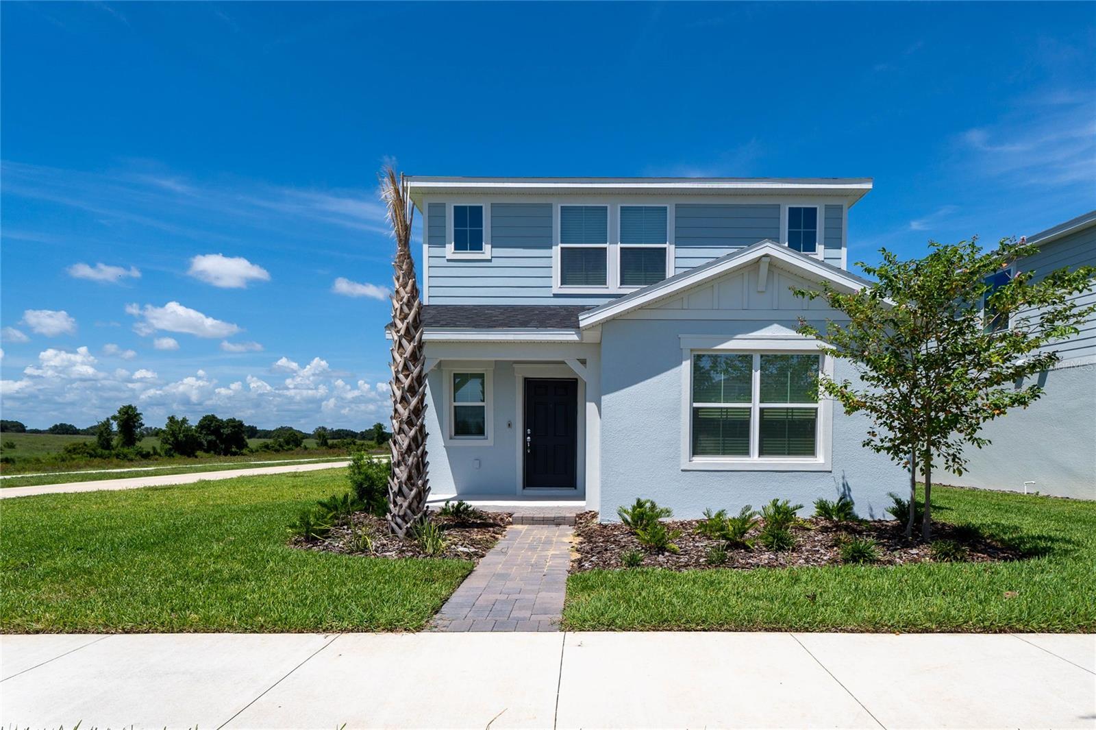 BRAND NEW! 5-Bedroom, 3-Bathroom Single-Family Home in the Desirable Silverleaf Oaks Community
Now is your chance to rent a brand-new home! This stunning 5-bedroom, 3-bathroom property, built by Pulte, offers modern comfort and thoughtful design in the sought-after Silverleaf Oaks neighborhood.
The home features one bedroom and a full bathroom conveniently located on the first floor. Upstairs, you’ll find the spacious primary suite and three additional bedrooms, thoughtfully separated by a large loft—perfect for a second living area, playroom, or home office.
Elementary and Middle school within short distance.
The open-concept living space on the main floor is bright and inviting, with windows on both sides and direct access to the garage. The home is perfectly positioned on an oversized corner lot, providing extra outdoor space and privacy.