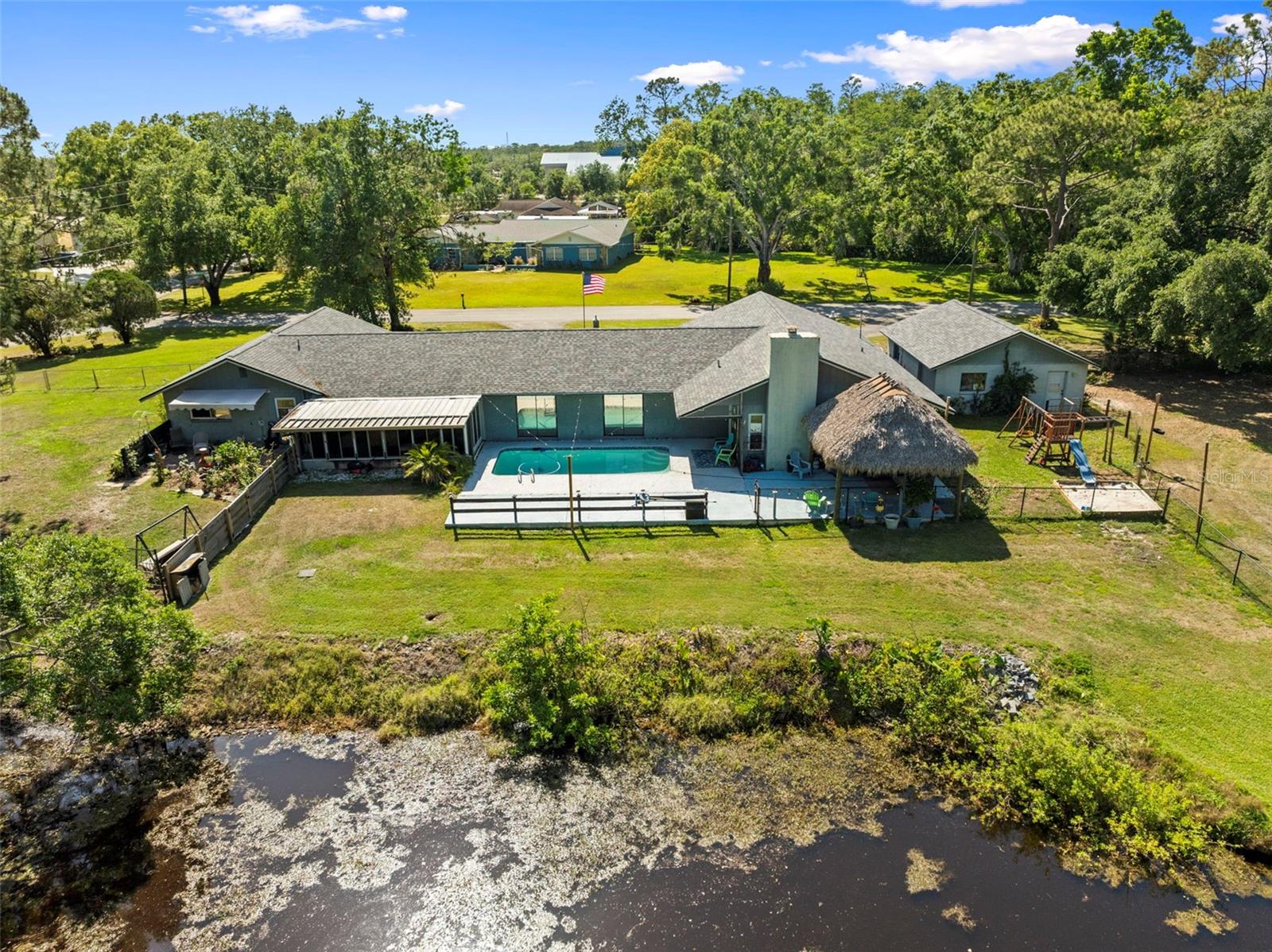 2400 COMMACK COURT