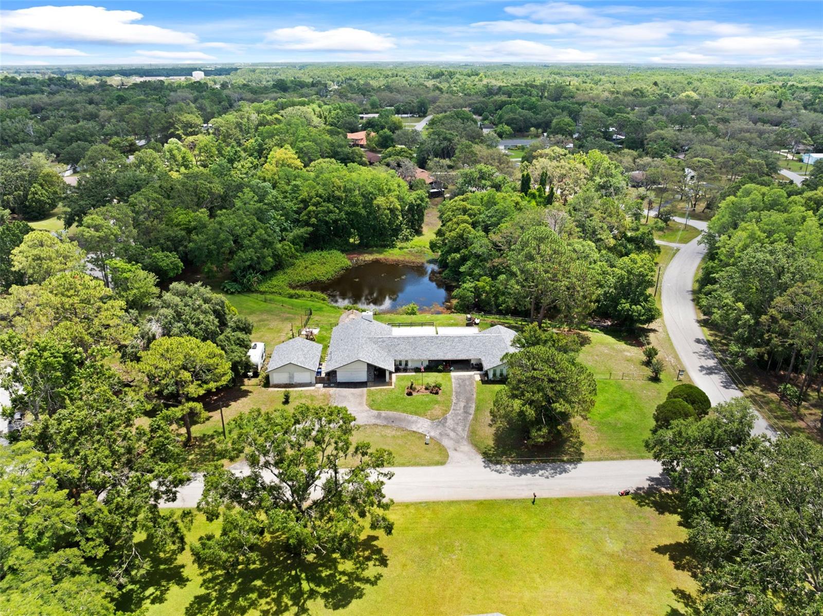 2400 COMMACK COURT