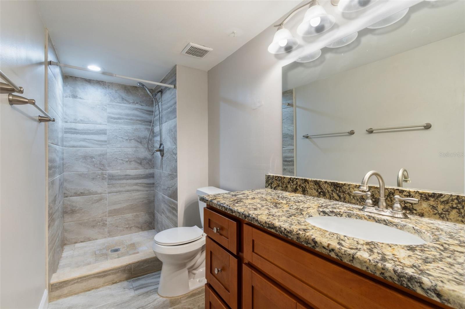 EAST LAKE WOODLANDS CYPRESS ESTATES UNIT - Residential