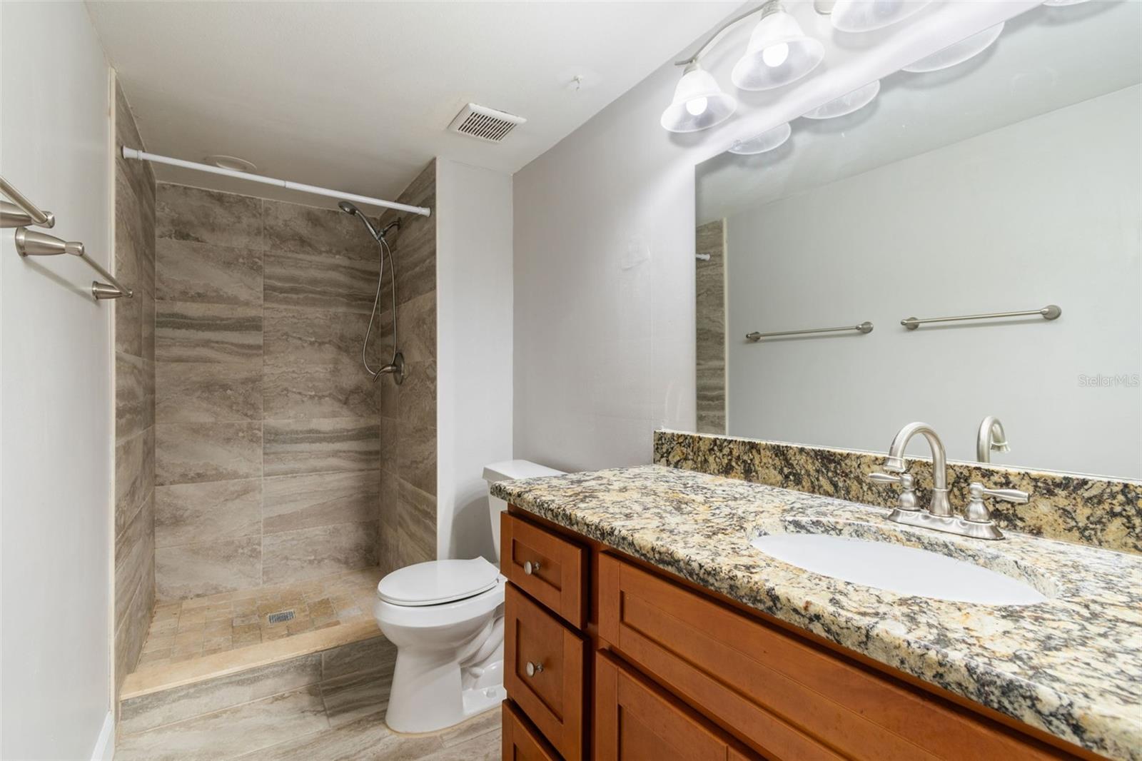 EAST LAKE WOODLANDS CYPRESS ESTATES UNIT - Residential