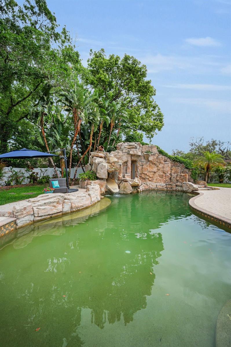 LAKESIDE TERRACE - Residential