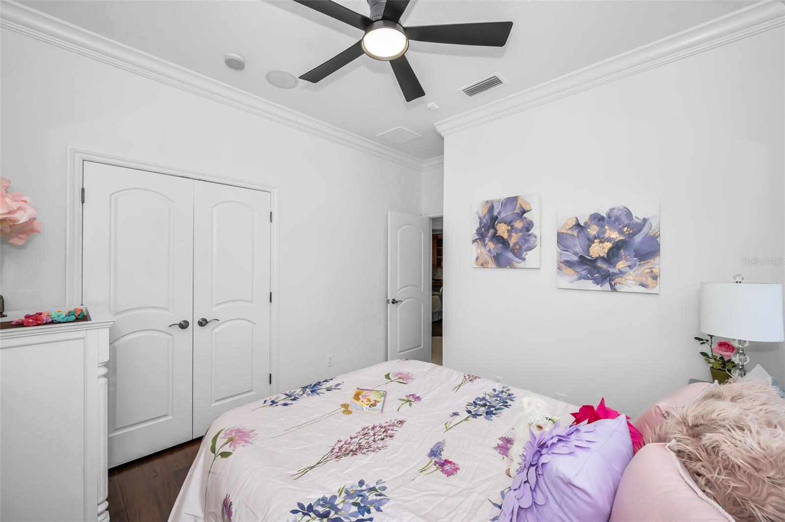 LAKESIDE TERRACE - Residential