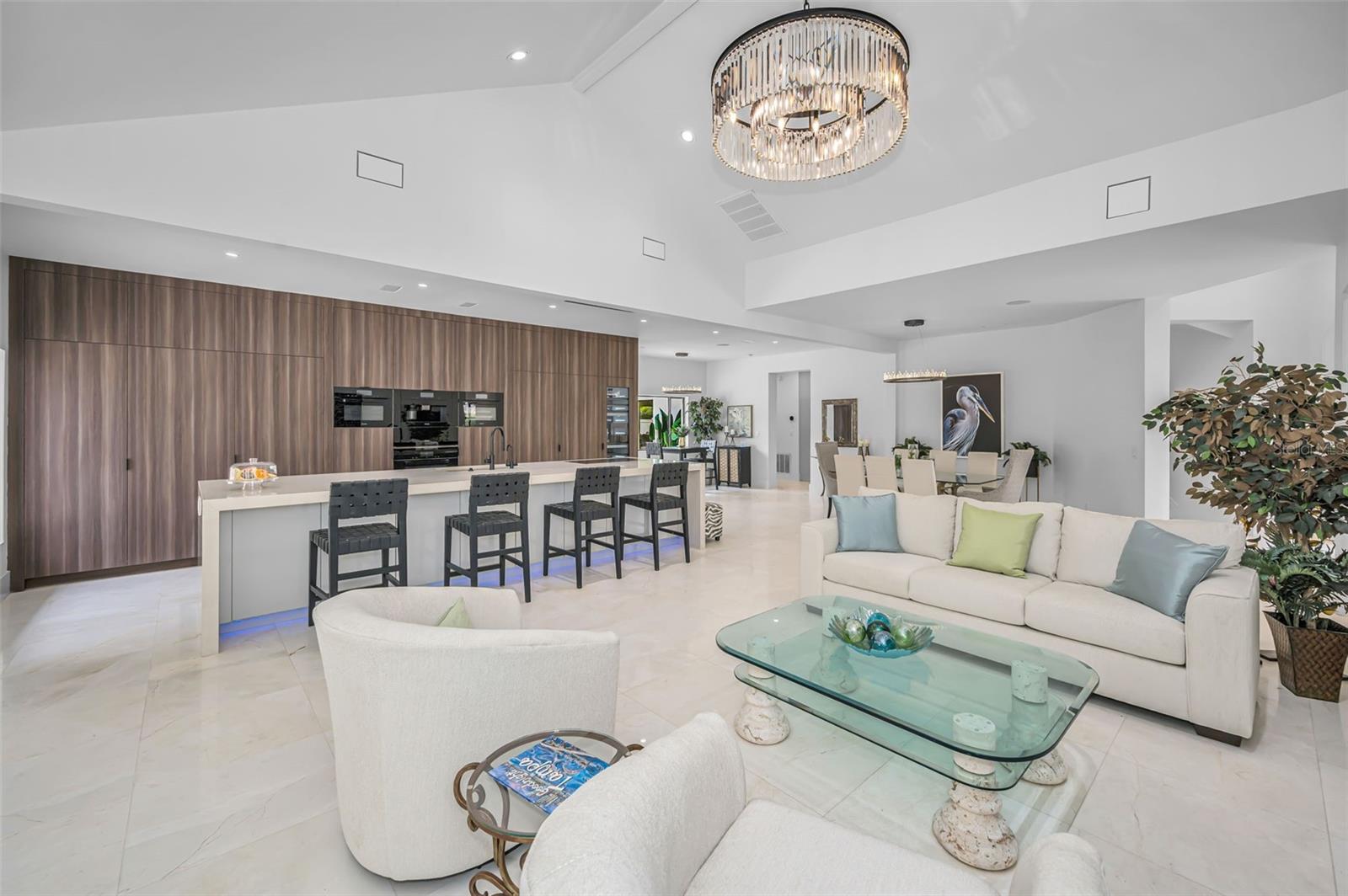 LAKESIDE TERRACE - Residential