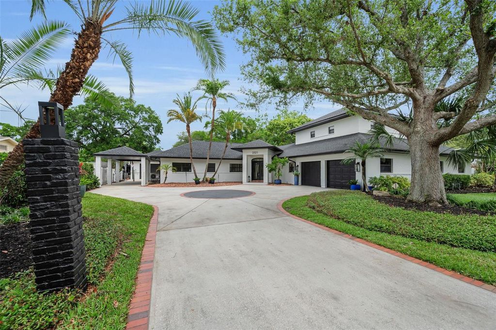 Photo of 2521 Lake Ellen Drive, Tampa, FL 33618 (MLS # TB8496556)