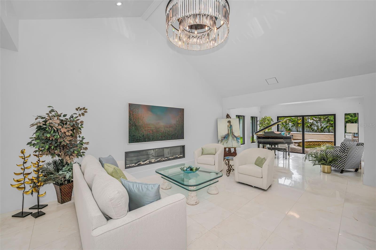 LAKESIDE TERRACE - Residential