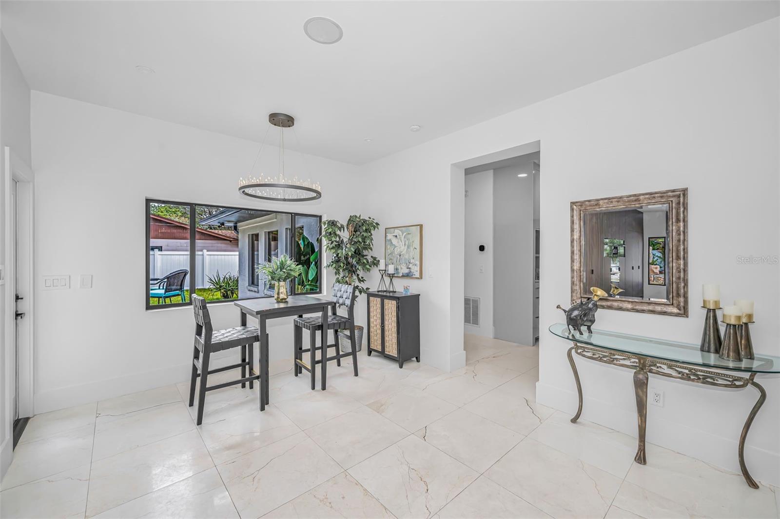 LAKESIDE TERRACE - Residential