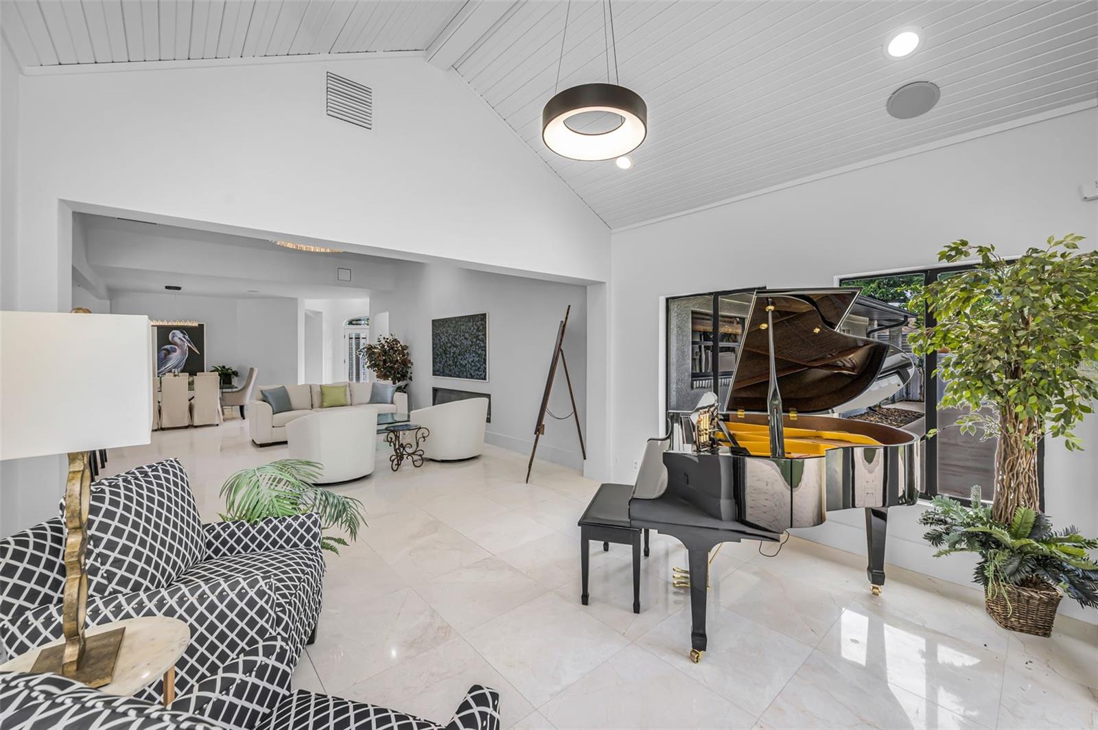 LAKESIDE TERRACE - Residential