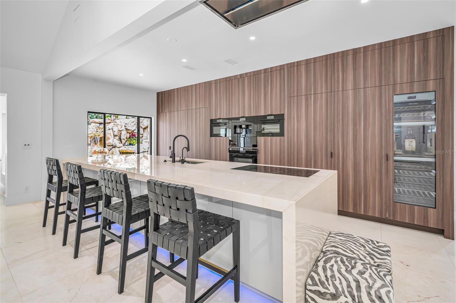 LAKESIDE TERRACE - Residential