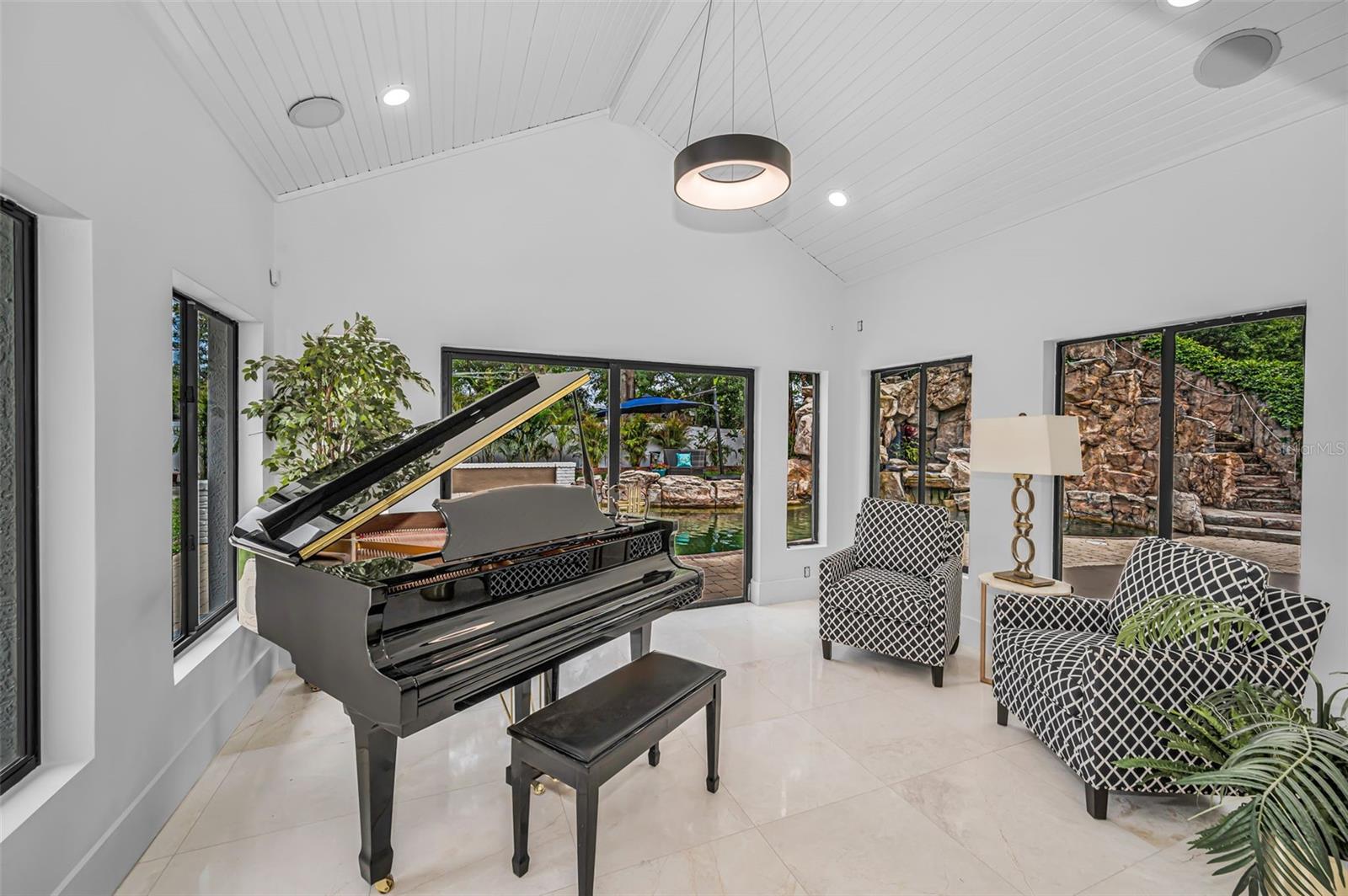 LAKESIDE TERRACE - Residential