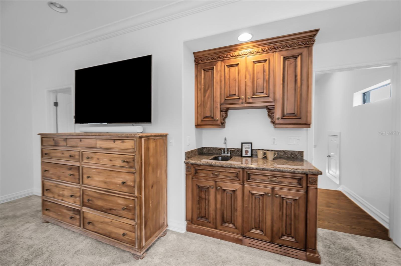 LAKESIDE TERRACE - Residential