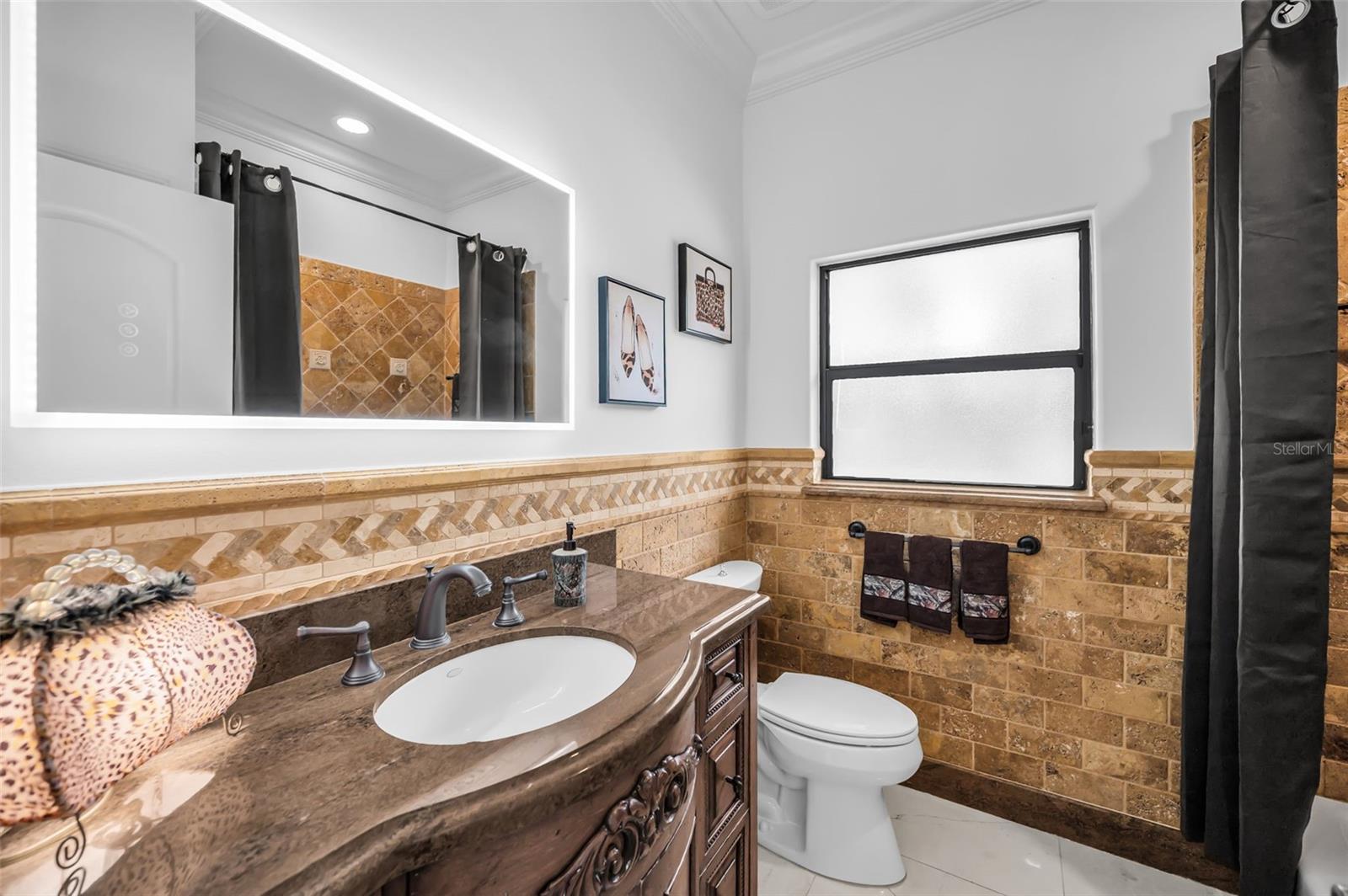 LAKESIDE TERRACE - Residential