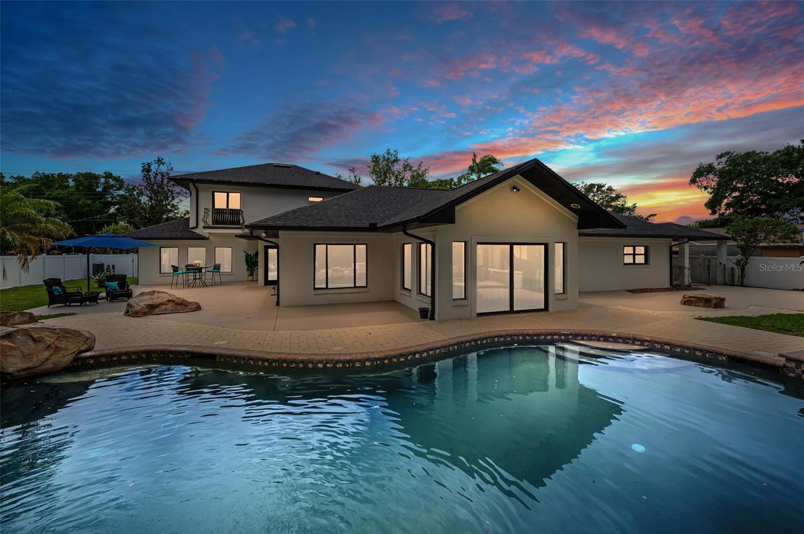 LAKESIDE TERRACE - Residential