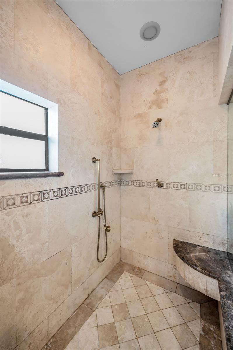 LAKESIDE TERRACE - Residential