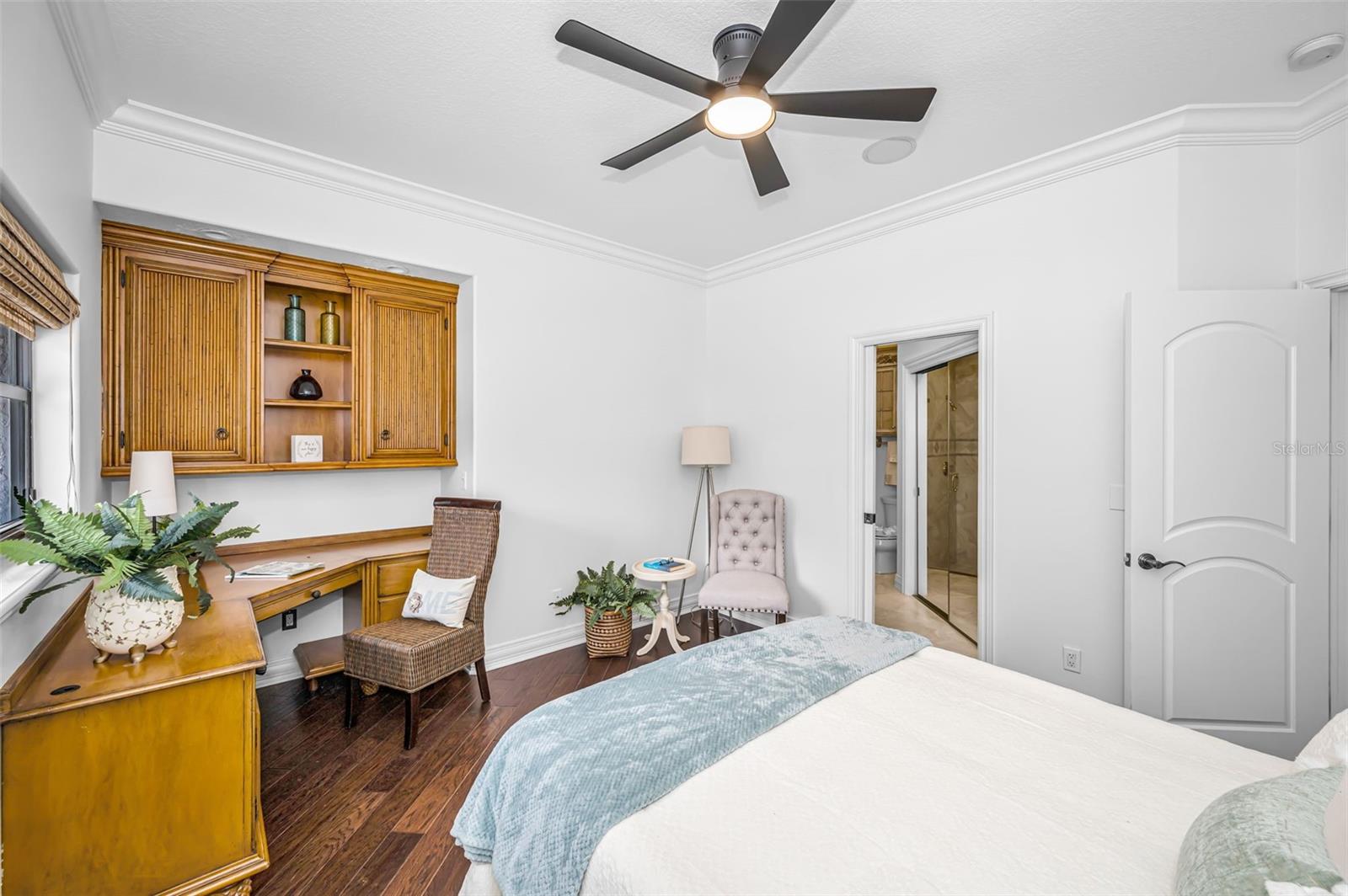 LAKESIDE TERRACE - Residential