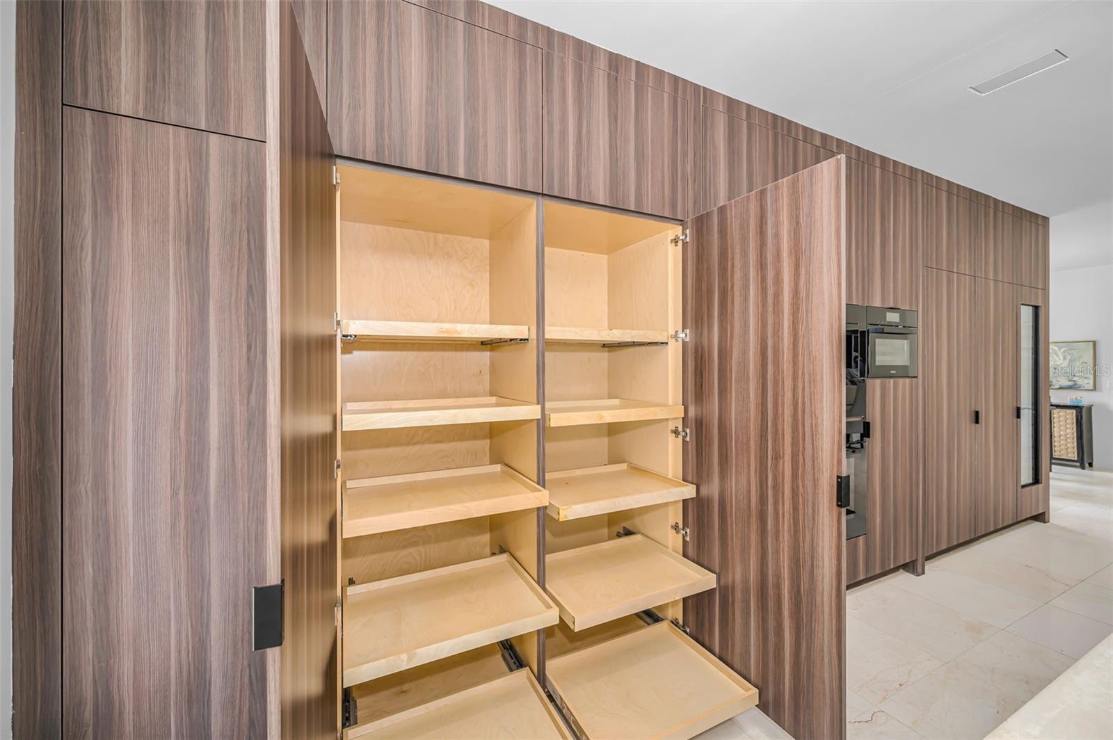 LAKESIDE TERRACE - Residential